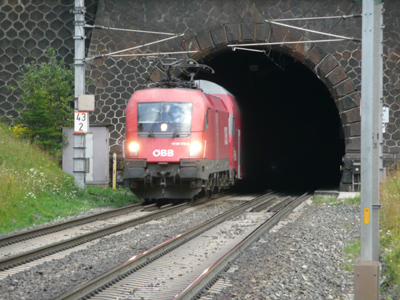 Tauerntunnel Sdportal mit Tauernschleuse. DEEF / Dr. Michael Populorum